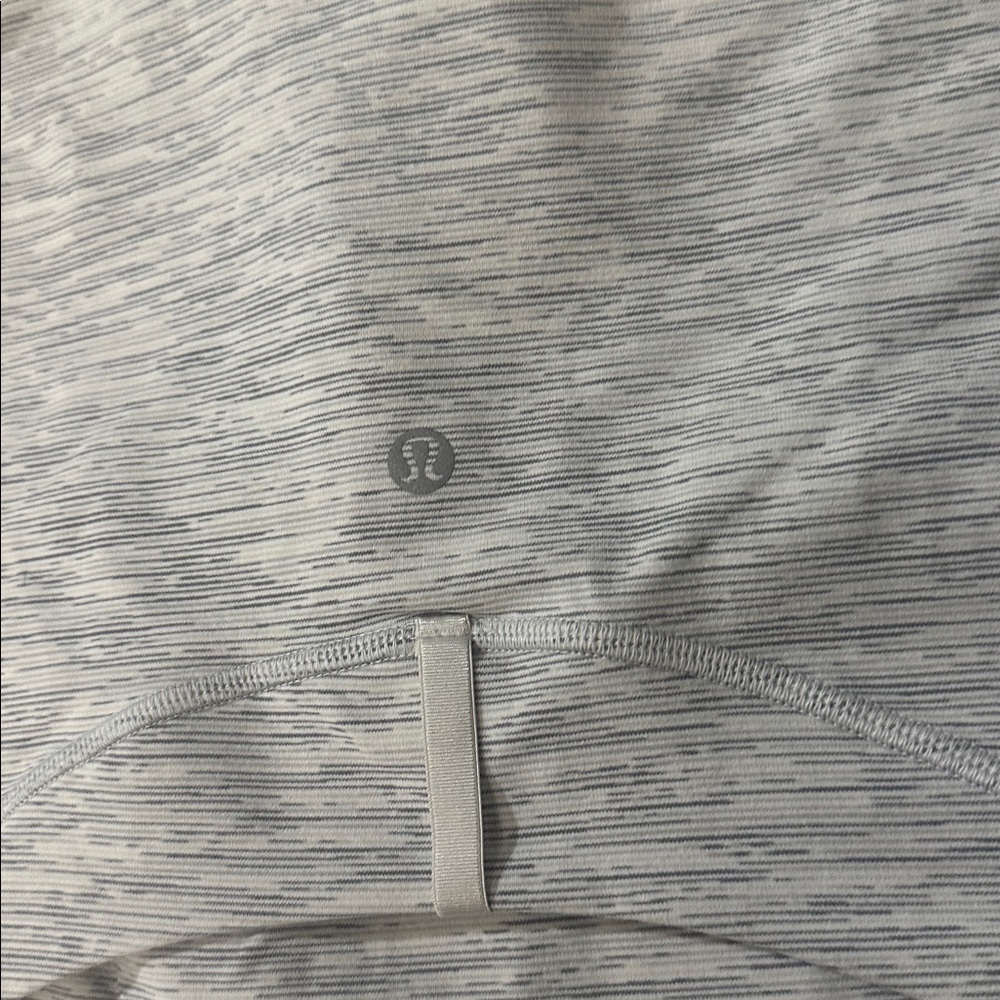 Lululemon jacket size 10 - Picture 9 of 9